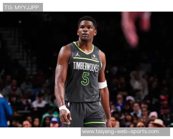 爱德华兹成为NBA历史首位25岁前投进1200三分球的球员